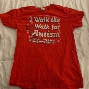 Red shirt, glidan shirt small